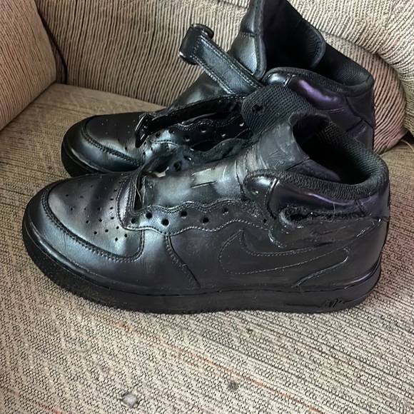 Nike black high top - Picture 1 of 2